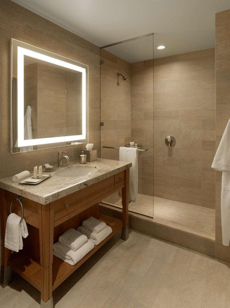 Standard King Room interior